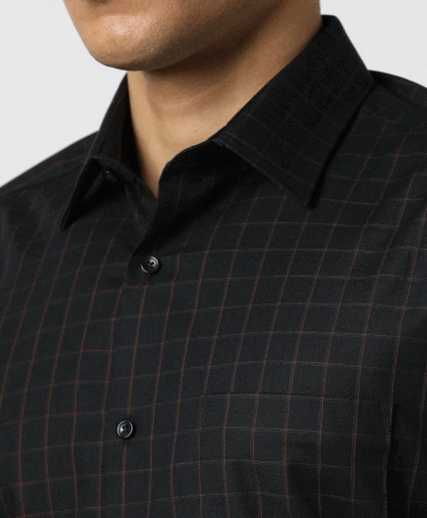 Men Regular Fit Spread Collar Grid Tattersall Checked Cotton Formal Shirt - Image 2